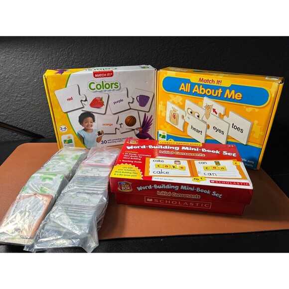 Educational Toy Lot of 3 Match It Colors All About Me Scholastic Mini-Books - Picture 1 of 6